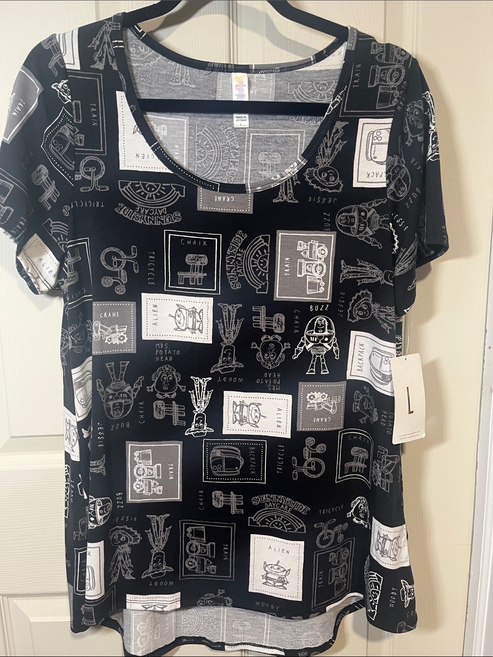 LuLaRoe Black Short-Sleeve Graphic Scoop Neck Tee